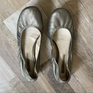 Vera Wang Ballet Flats